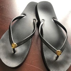 Tory Burch black flip flop sandals size 7